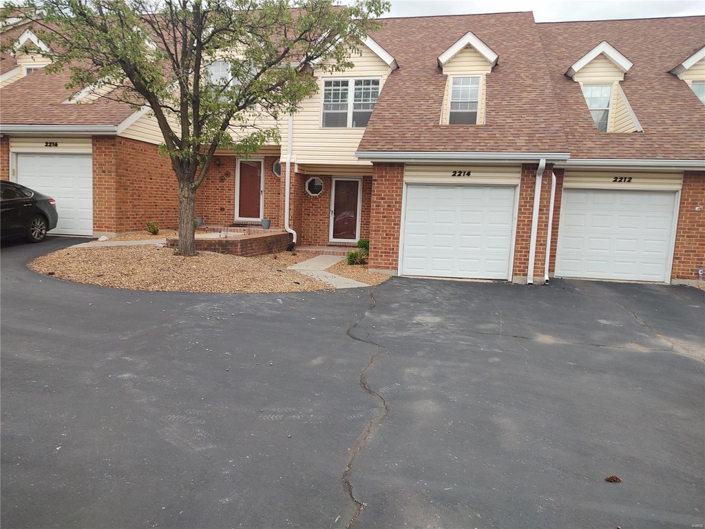 2214 Riverwood Trails Dr Unit 2214, Florissant, MO 63031 MLS