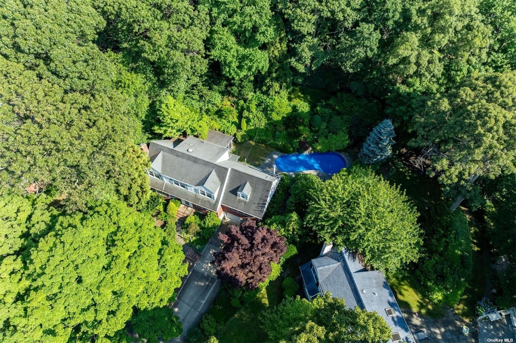 10 Joan Ct, Centerport, NY 11721 MLS ONE3547029