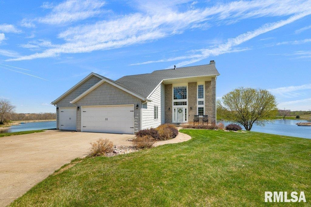 20605 271st St, Eldridge, IA 52748 | MLS# RMAQC4251634 | Homes.com