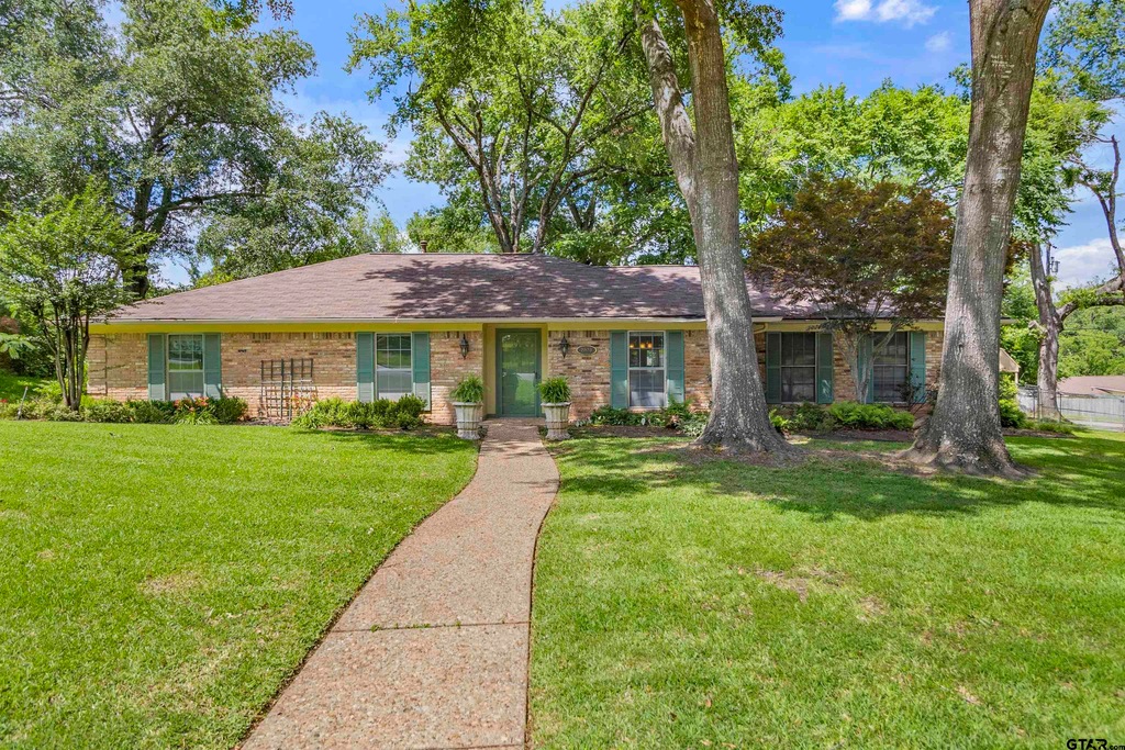 2020 Parkway Place, Tyler, TX 75701 | MLS# 24006923 | Homes.com