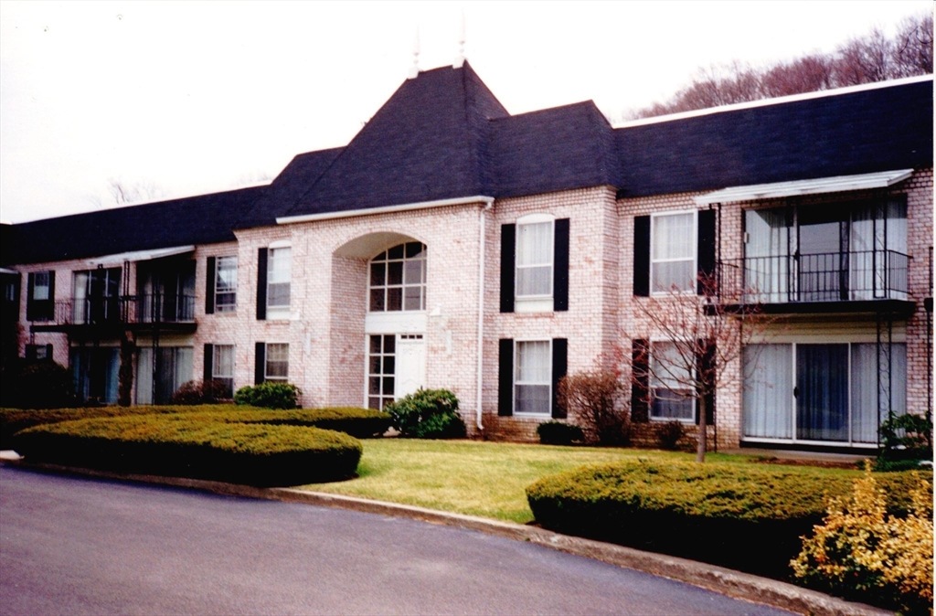 324 Russell Rd Unit 214, Westfield, MA 01085 MLS 73260510