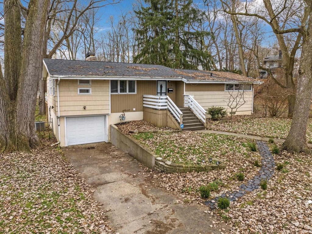 1709 Kessler Blvd, South Bend, IN 46616 MLS 202344967