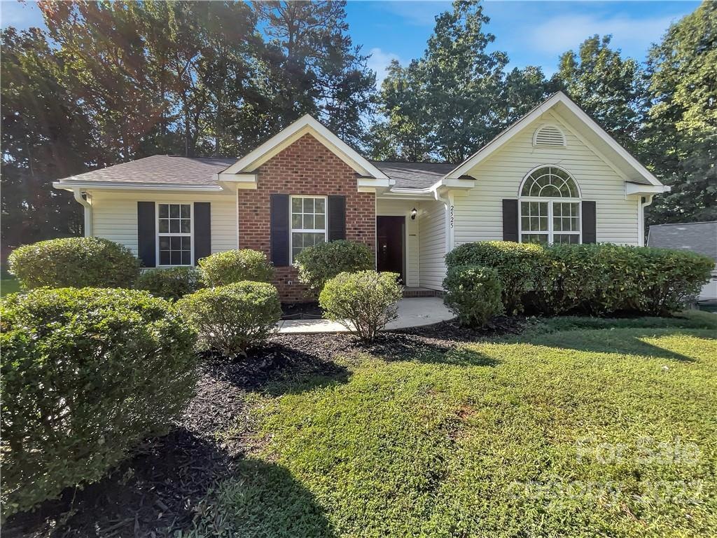2525 Hemby Woods Dr, Charlotte, NC 28262 Recently Sold