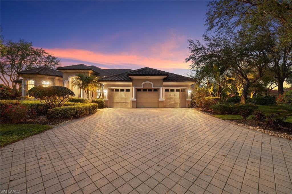 408 Terracina Way, Naples, FL 34119