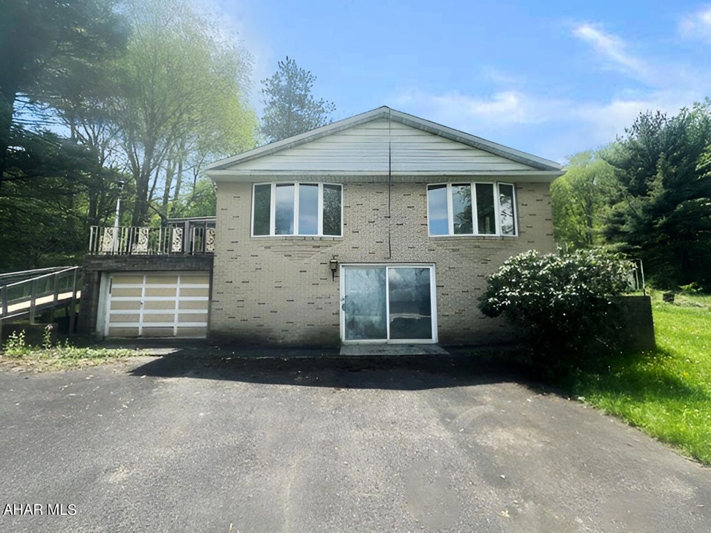 5577 Lincoln Hwy, Stoystown, PA 15563 MLS 74835