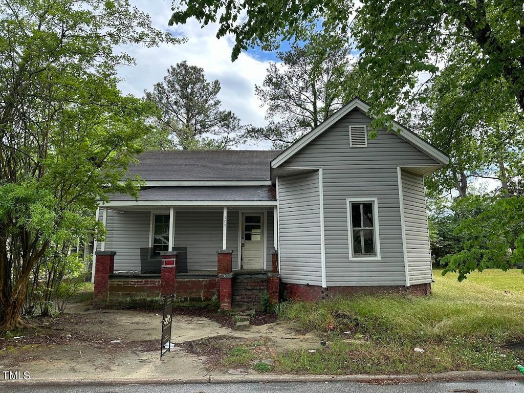 Pending 529 Dexter St, Rocky Mount, NC 27803 | Homes.com