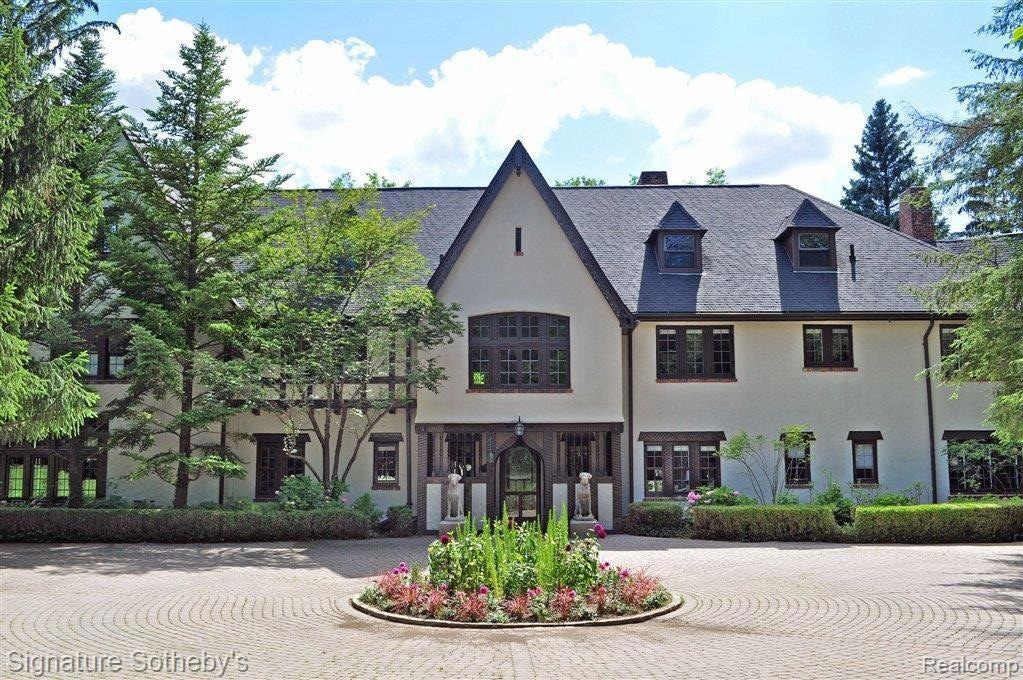 1765 Hillwood Dr, Bloomfield Hills, MI 48304 MLS 214015758