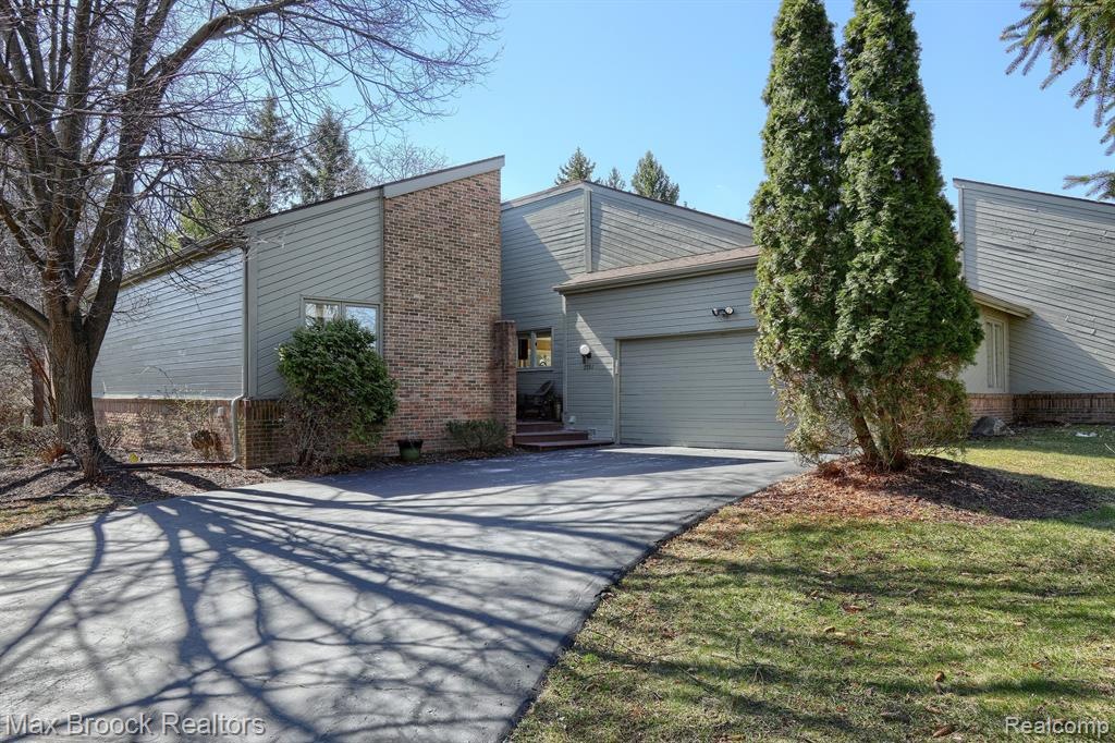 3591 Wabeek Lake Dr W Unit 3, Bloomfield Hills, MI 48302 MLS 20240019407