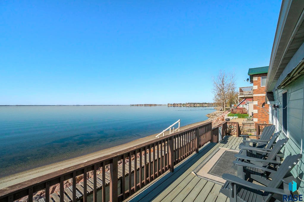 130 N Lake Dr, Castlewood, SD 57223 MLS 22402949