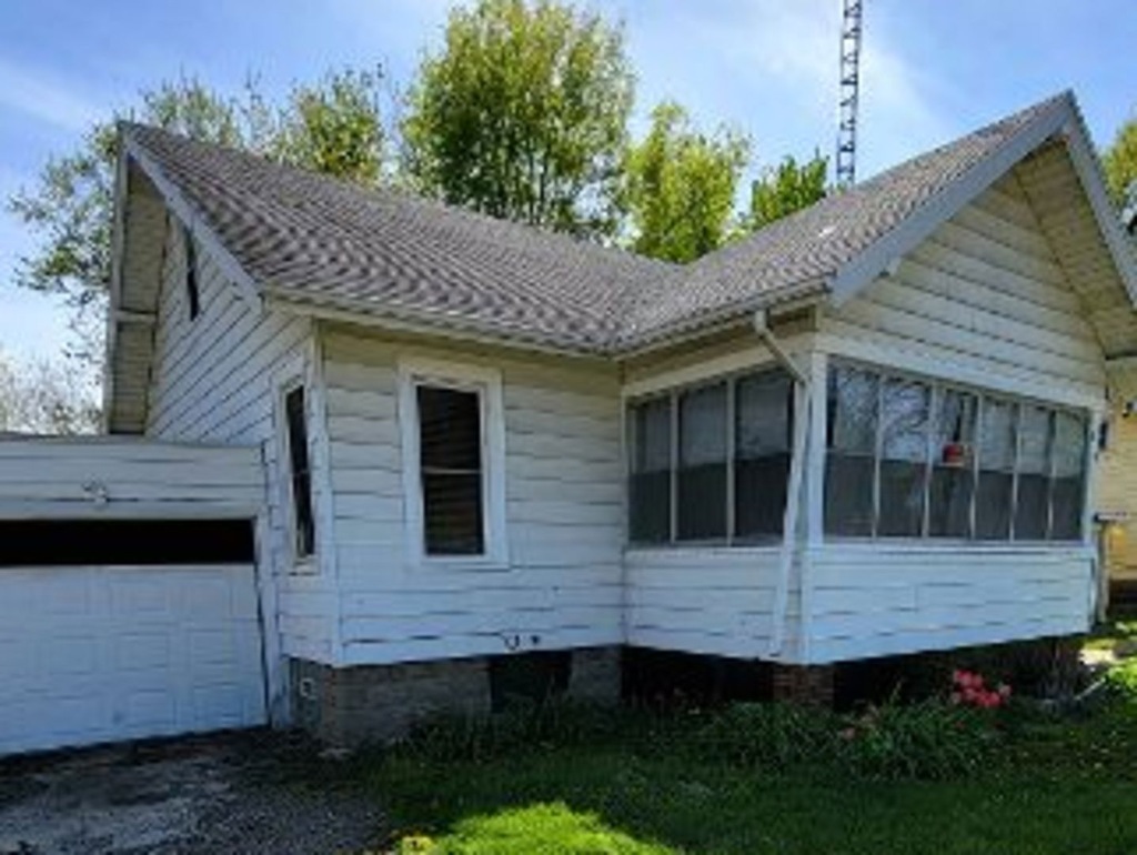 848 E Station St, Kankakee, IL 60901 | MLS# MRD12038667 | Homes.com