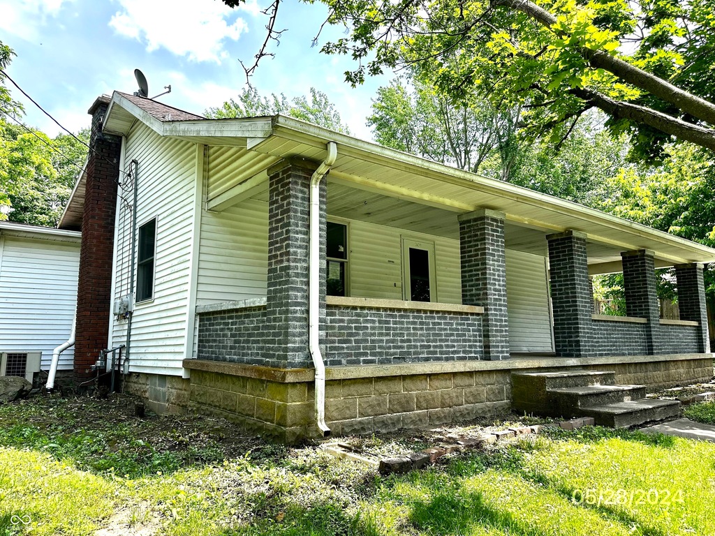 204 Hollovy St, Attica, IN 47918 MLS MBR21982468