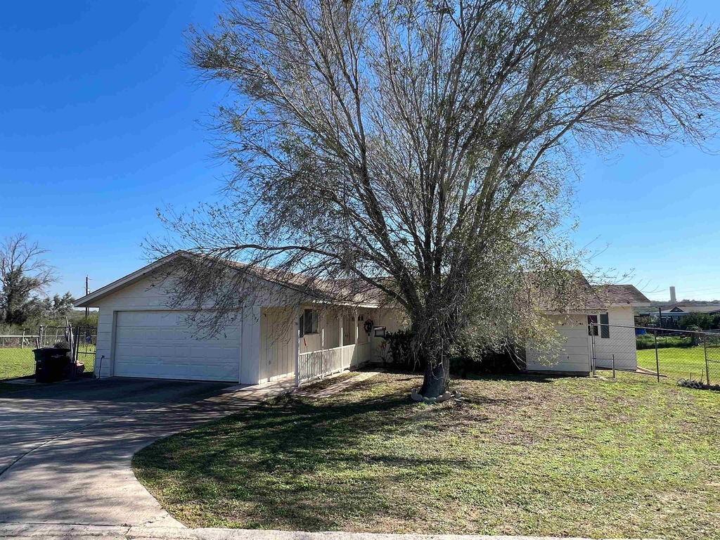 357 Mango Dr, Zapata, TX 78076 MLS 20234470