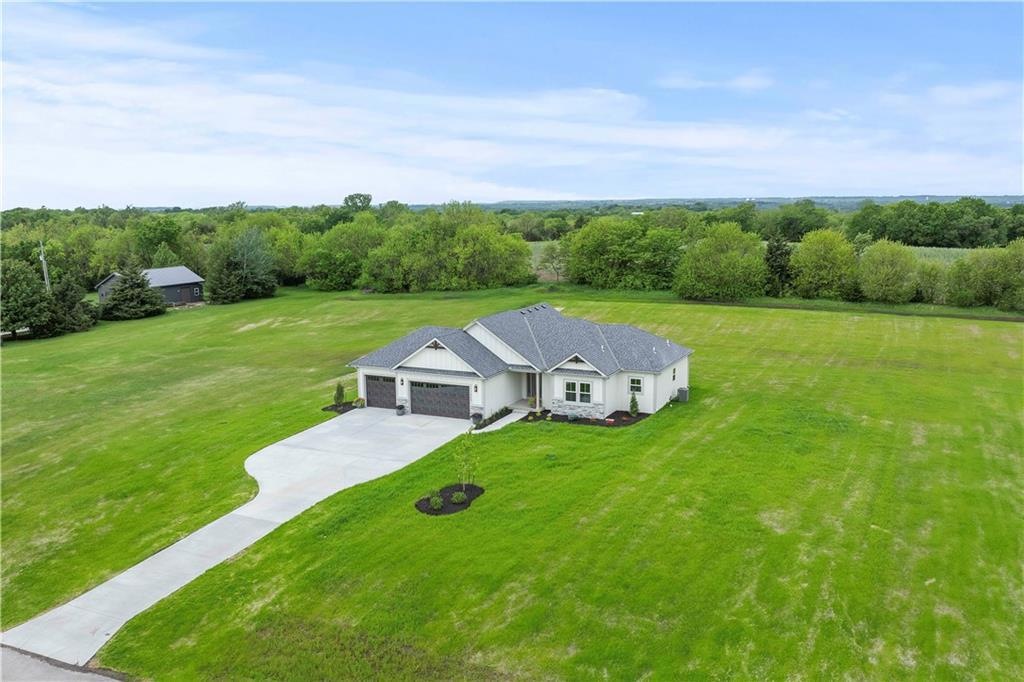 For Sale 17835 169th St, Bonner Springs, KS 66012 | Homes.com