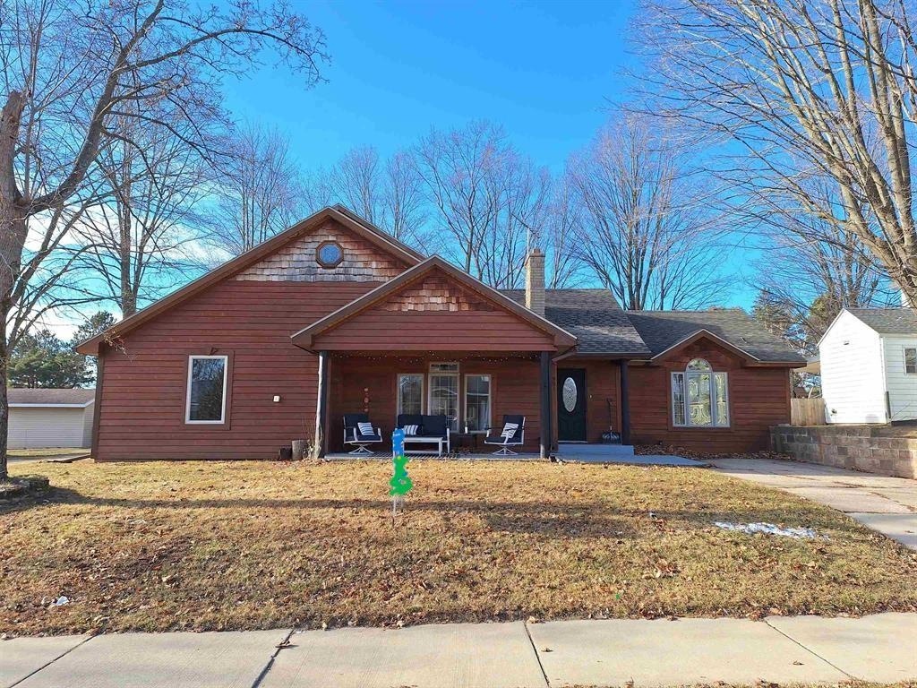 901 Main St, Gresham, WI 54128 MLS 50285240