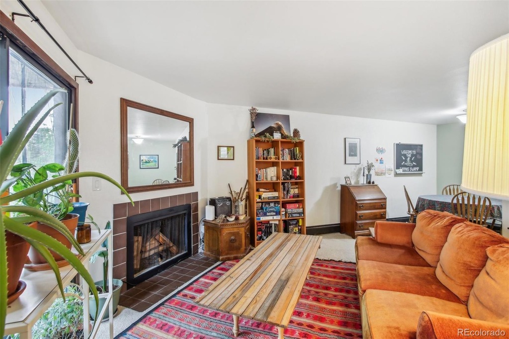 695 Manhattan Dr Unit 106