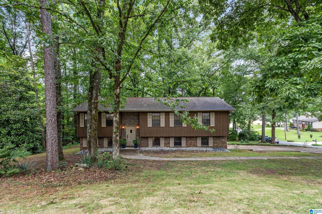 1805 Apache Way, Alabaster, AL 35007 MLS 21387695