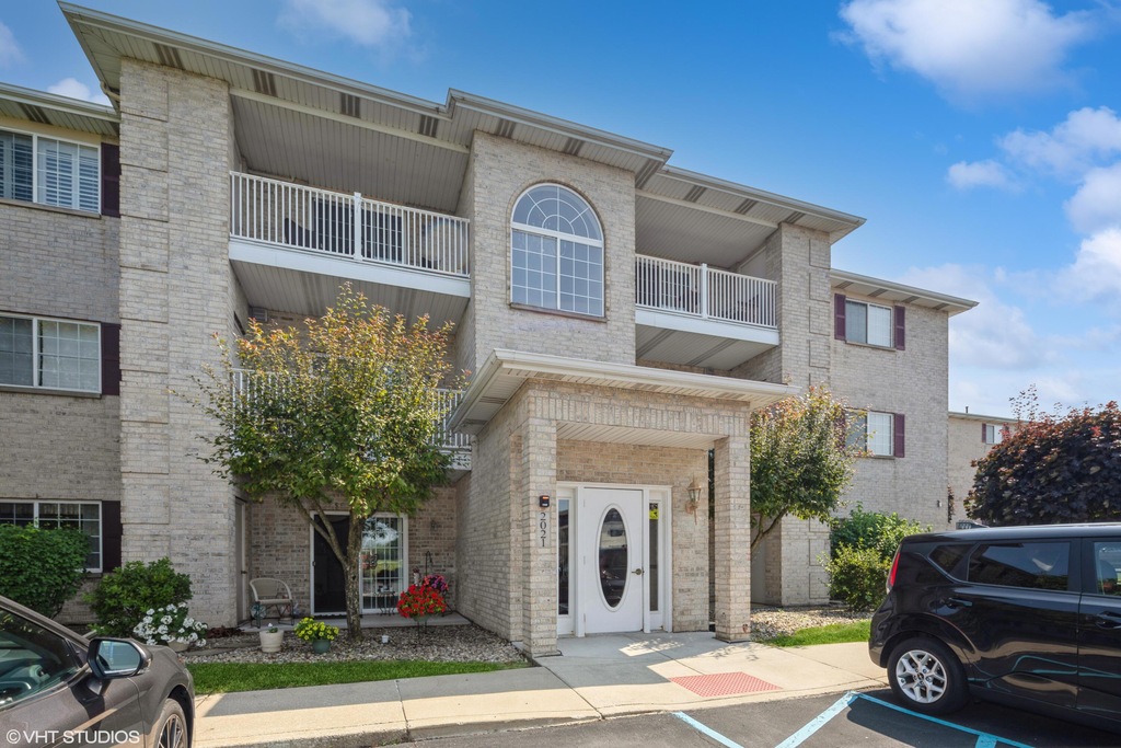 2021 W 75th Place Unit 25, Merrillville, IN 46410 | MLS# NRA802931 ...