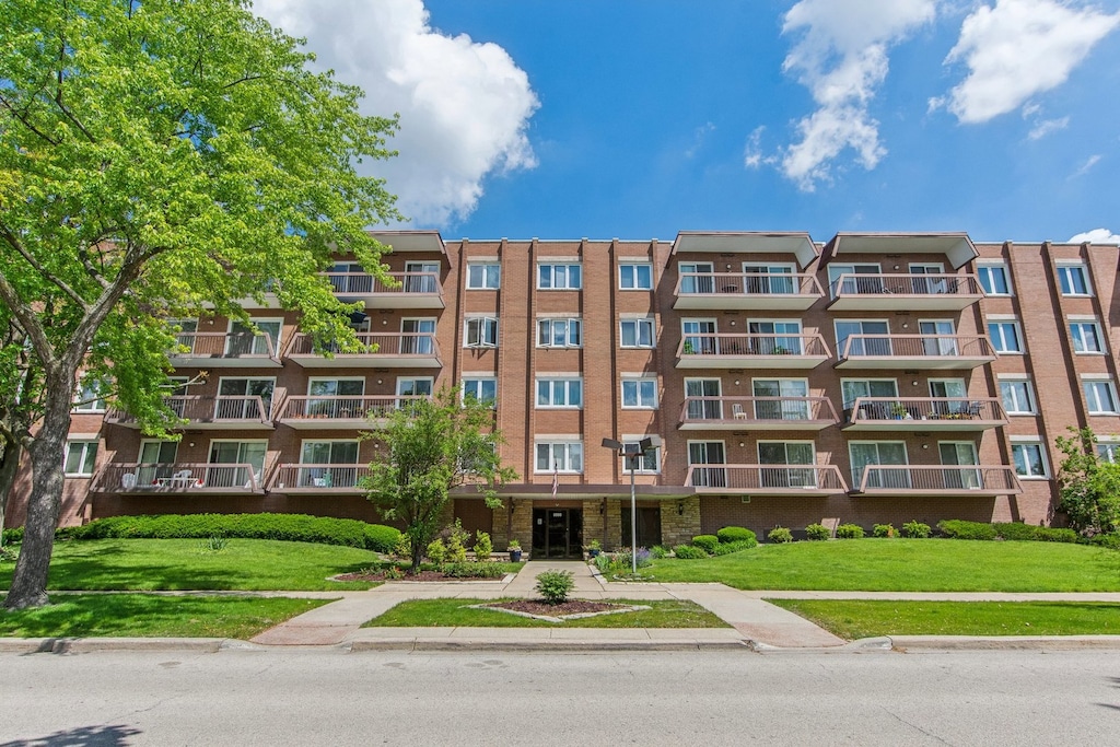 8000 W Foster Ln Unit B209, Niles, IL 60714 | Homes.com