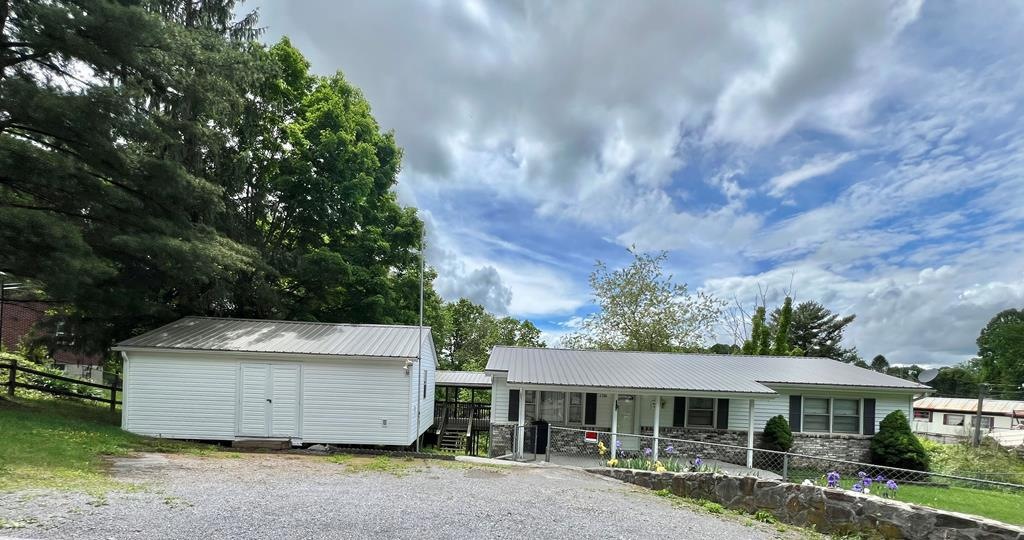 1381 Packing Plant Rd, Bluefield, WV 24701 | Homes.com