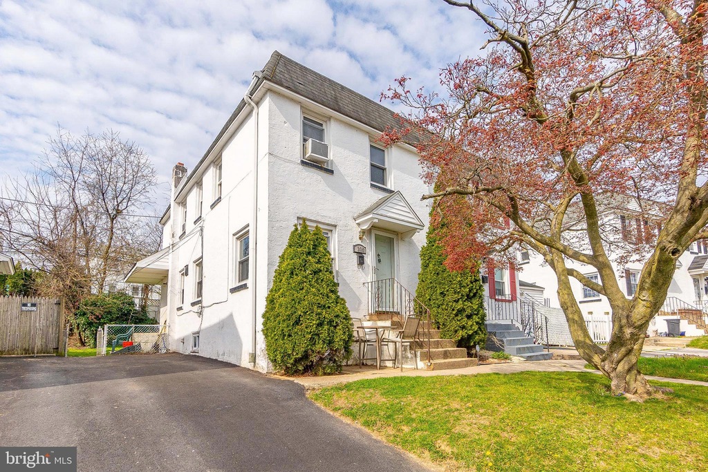 235 Crum Creek Dr, Woodlyn, PA 19094 MLS PADE2063852