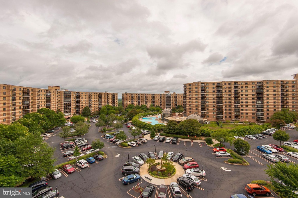 8350 Greensboro Dr Unit 926, McLean, VA 22102 MLS VAFX2164098