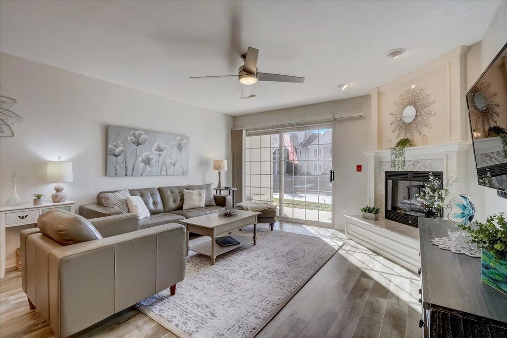 174 Westfield Way Unit 174, Pewaukee, WI 53072 MLS 1824978