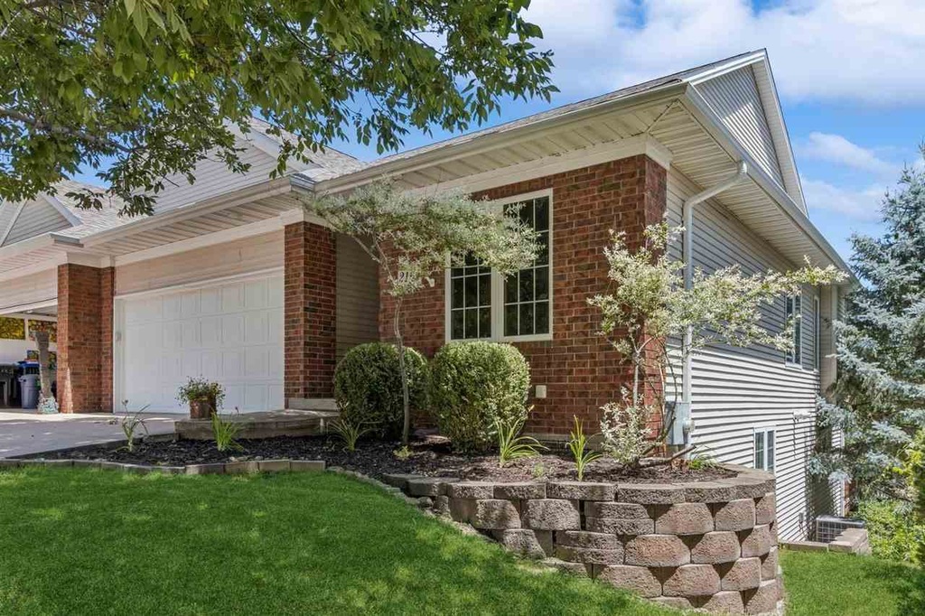 2169 Port Talbot Place, Coralville, IA 52241 MLS 202403377