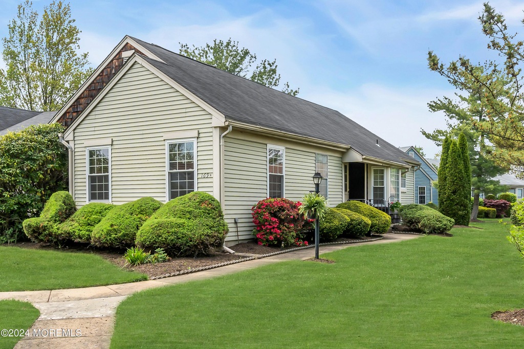 169A Concordia Cir, Monroe Township, NJ 08831
