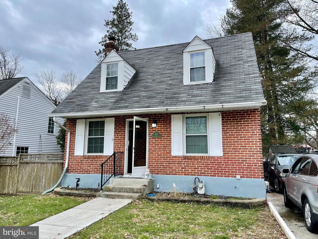502 S Ave, Secane, PA 19018 For Sale