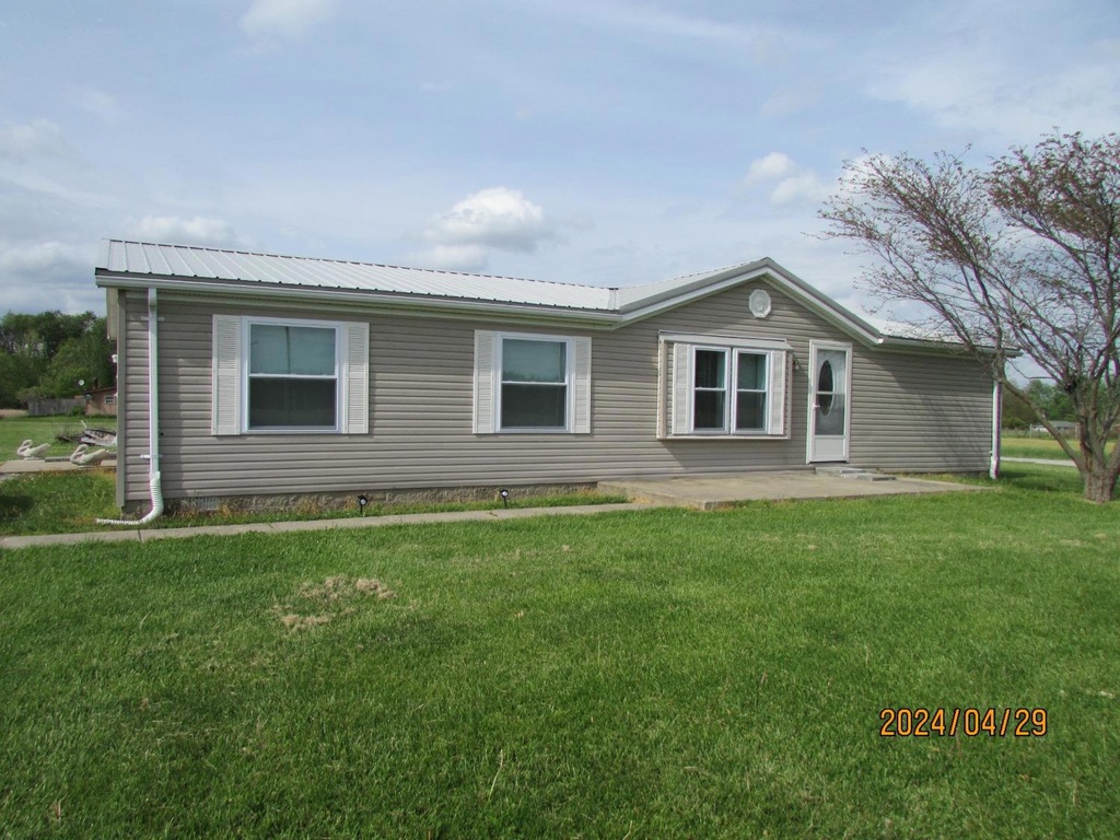 11403 Indiana 250, Vevay, IN 47043 MLS 202944