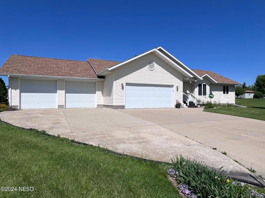 707 9th Ave N, Clear Lake, SD 57226 | Homes.com