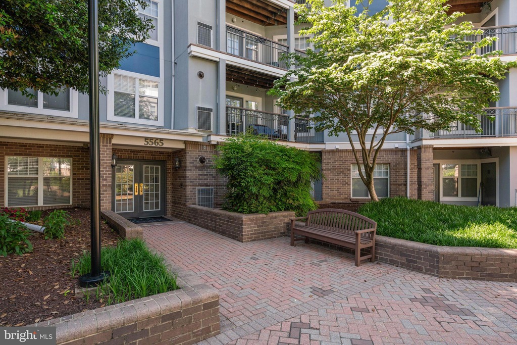 5565 Seminary Rd Unit 402, Falls Church, VA 22041 MLS VAFX2178104