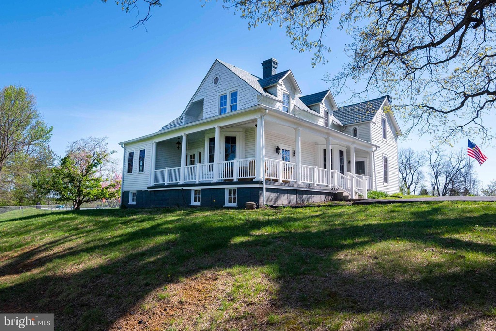 1521 N Royal Ave, Front Royal, VA 22630 MLS VAWR2007792