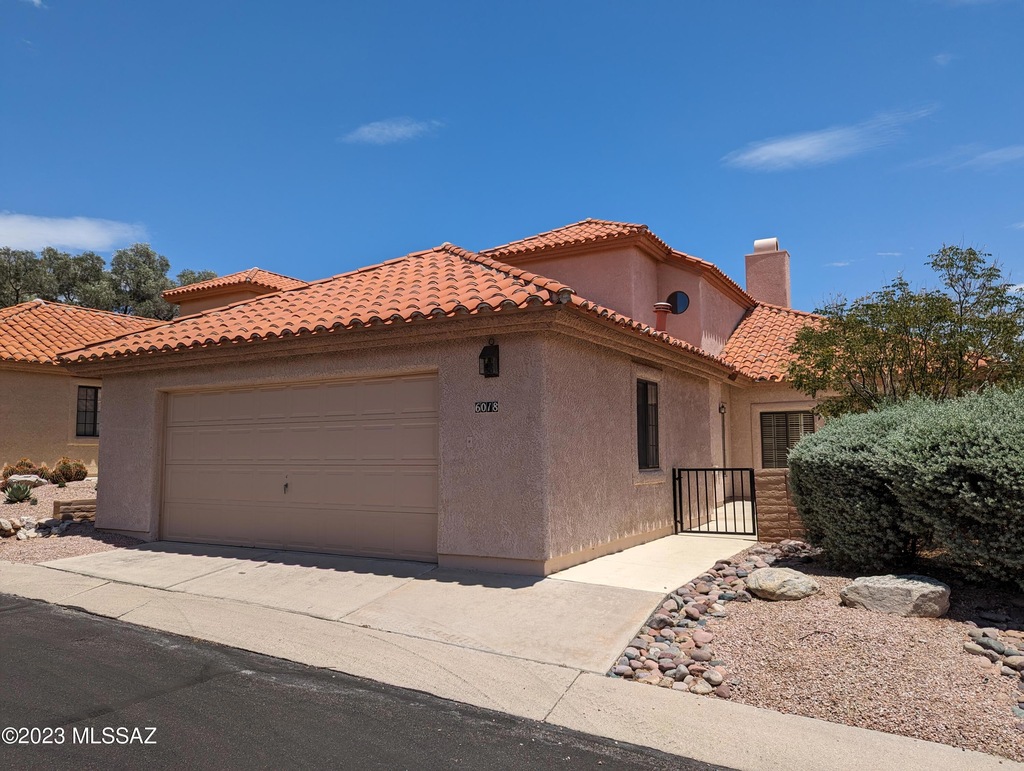 For Sale 6018 N Moon Crest Dr, Tucson, AZ 85718