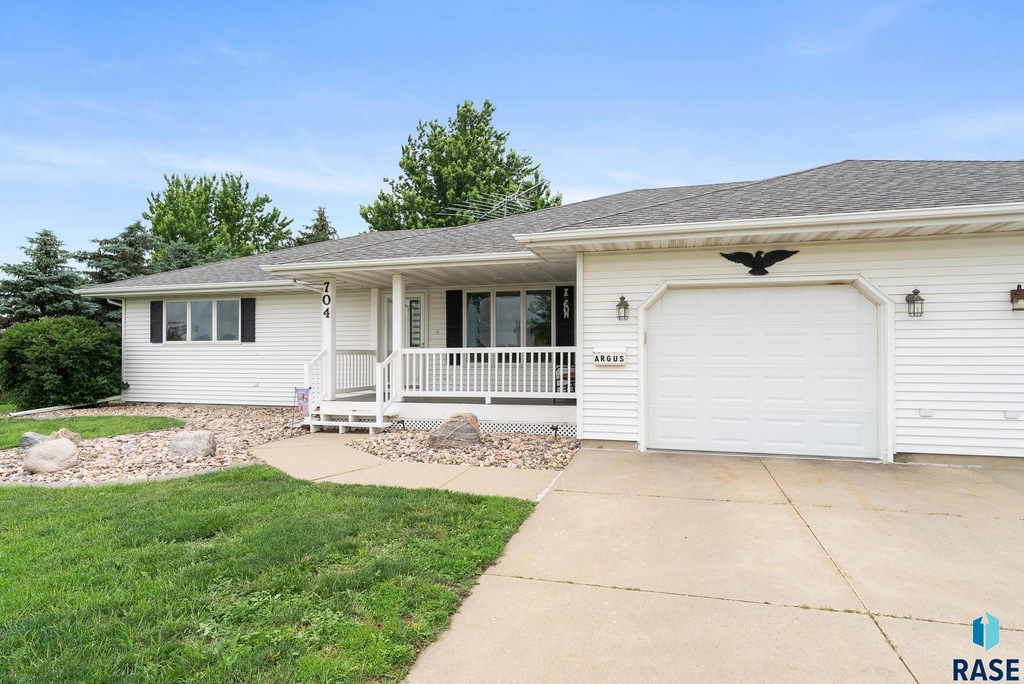 704 W 4th Ave, Humboldt, SD 57035 MLS 22405261