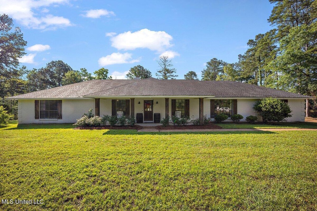 213 Springwood Dr, Terry, MS 39170 MLS 4079904