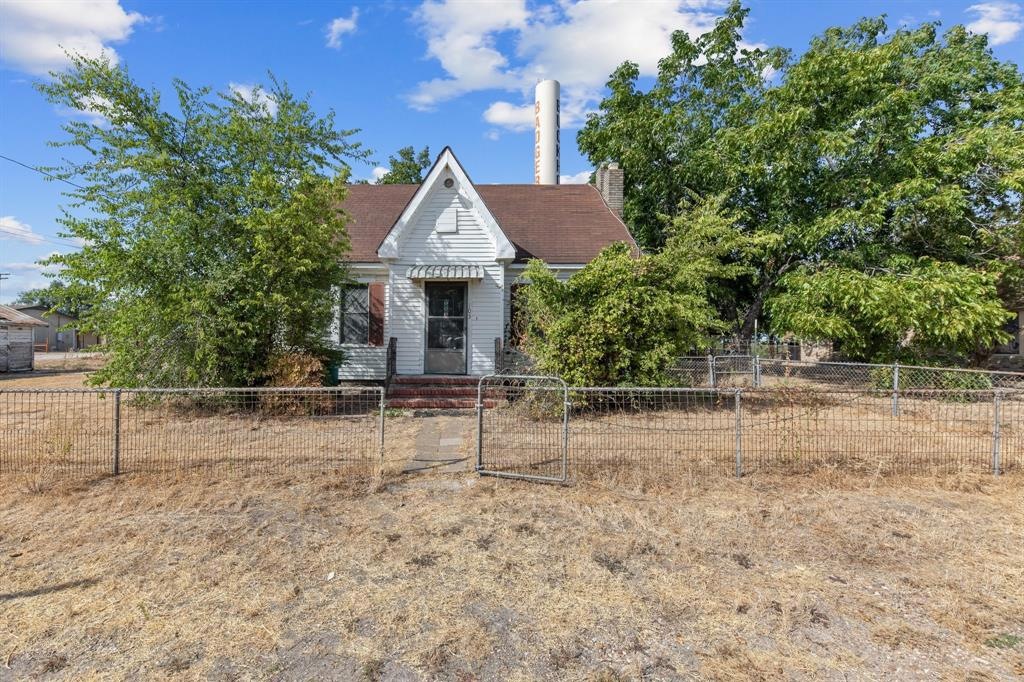 103 E Avenue H, Buckholts, TX 76518 MLS ACT2501517