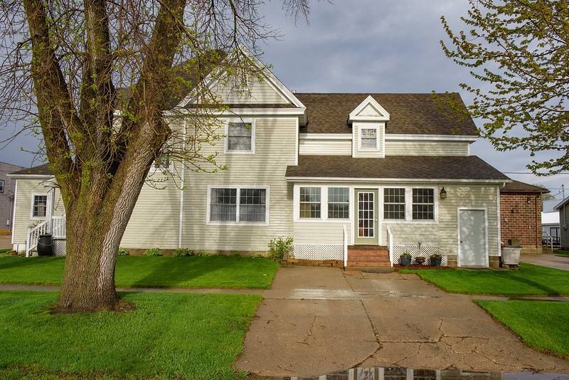 207 W 2nd St, Newell, IA 50568 MLS 11275703