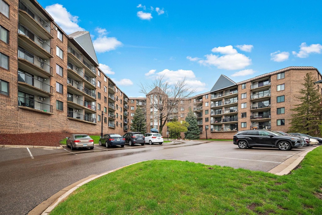 2601 Kenzie Terrace Unit 508, Saint Anthony, MN 55418 MLS NST6503063