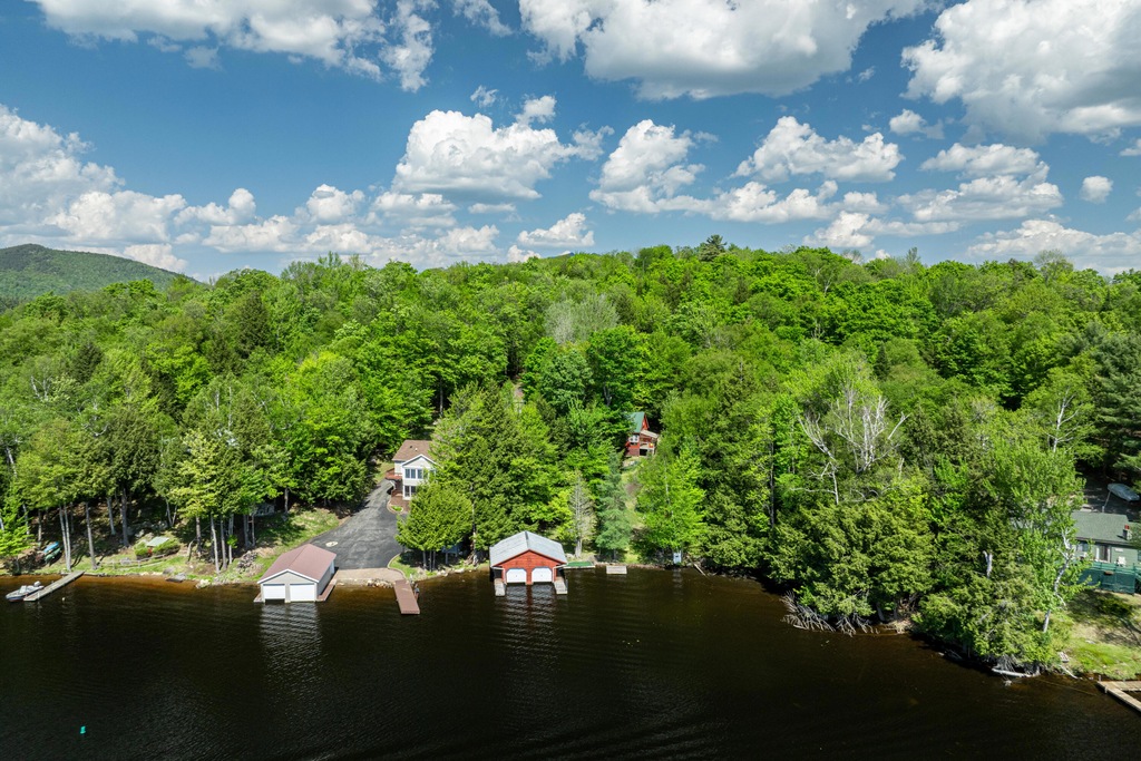 Under Contract 204 Indian Rock Trail Unit 15, Saranac Lake, NY 12983 ...