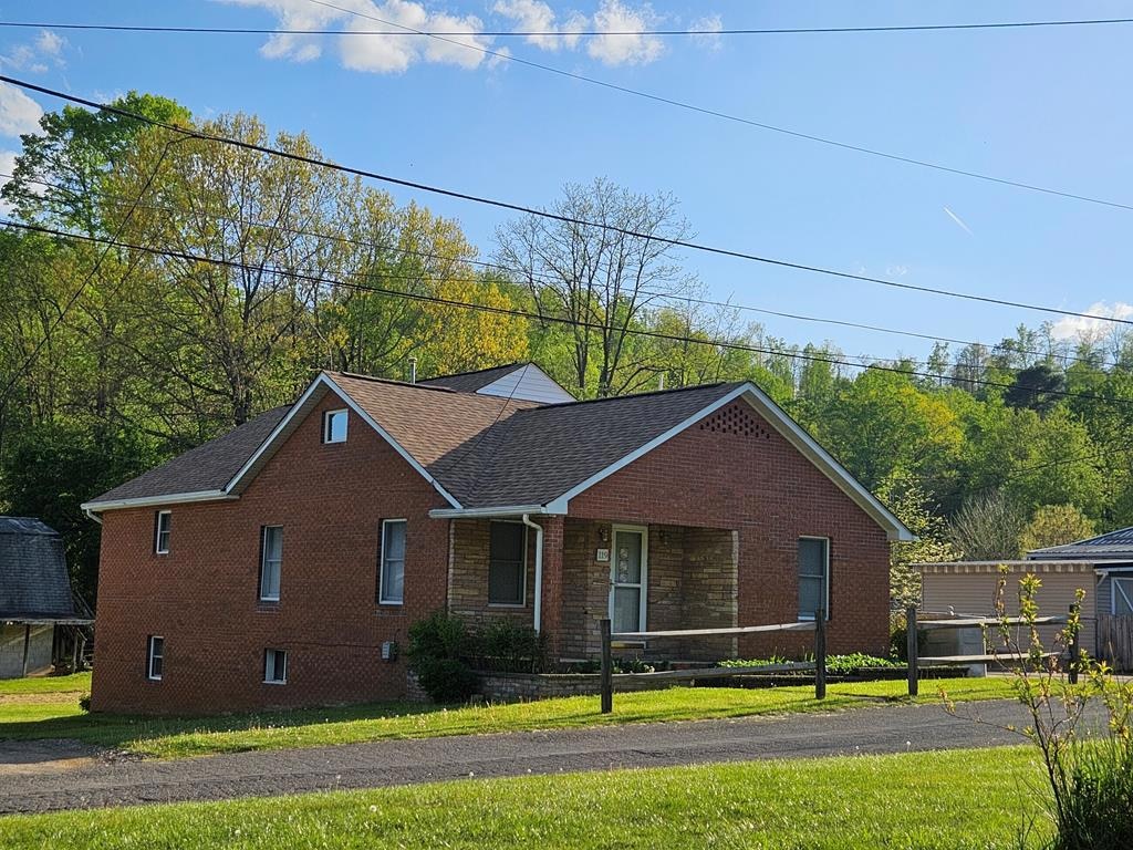 119 7th St, Mount Hope, WV 25880 | MLS# 86916 | Homes.com