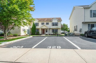 32B Henry St, Somerset, NJ 08873