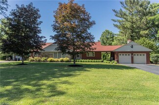881 Melwood Dr NE, Warren, OH 44483
