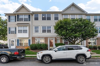 28 Giera Ct, Parlin, NJ 08859
