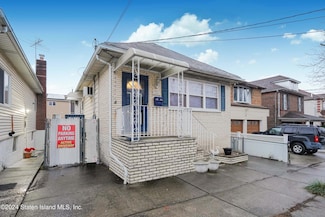 14 Guilford St, Staten Island, NY 10305