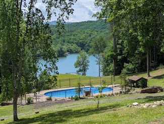 11 Collins Hollow Rd, Morganton, GA 30560