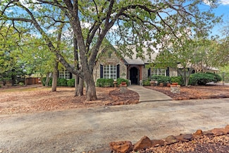 15 Oak Bluff Dr, Crossroads, TX 76227