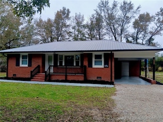 1522 Mary c Rd, Saint Pauls, NC 28384