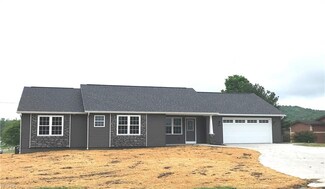4161 Indian Hill Rd SE, Uhrichsville, OH 44683