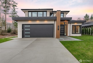 5690 Lux Ln, Blaine, WA 98230